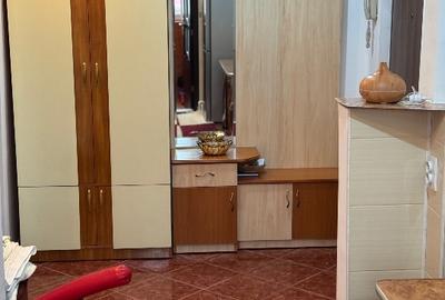 Vând apartament cu două camere decomandat - 5