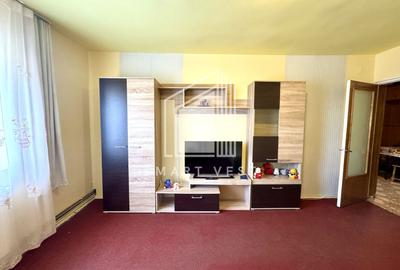 Apartament cu 3 camere decomandat, mobilat în Micro 15