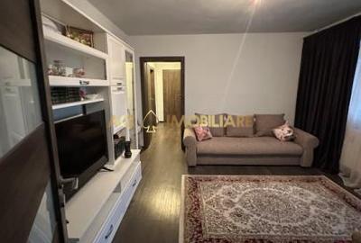 Apartament cu 3 camere semidecomandat, mobilat în Dristor