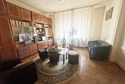 Casă individuală cu 8 camere în Rogerius