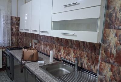 Vand apartament cu 3 camere la parter inalt zona Lipovei - 7