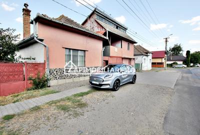 Casă individuală cu 5 camere în Mureșeni