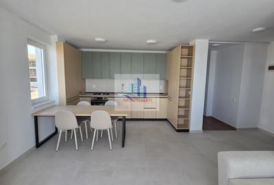 Apartament cu 3 camere semidecomandat, mobilat în Florești