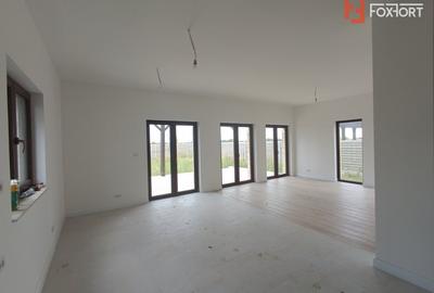 Casa individuala cu 4 camere de vanzare in Mosnita Noua - 4