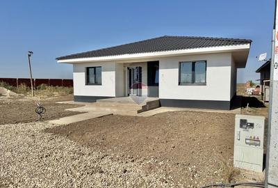 Casă cu 4 camere la alb de vânzare in Livada de Bihor - 2