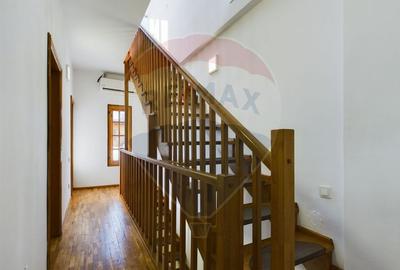 Casa cu 5 camere de inchiriat 210 mp | Eroii Revolutiei - 21