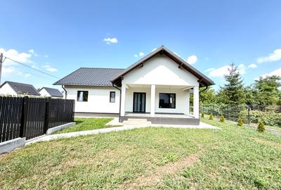 Casă cu 4 camere în Hemeiuș