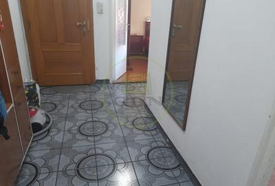 Apartament cu 3 camere decomandat, mobilat în Făgăraș