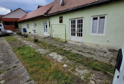 Casa la tara, Apoldul de Sus, 4 camere dormitoare, anexe, pivnita, teren 1200 mp - 12