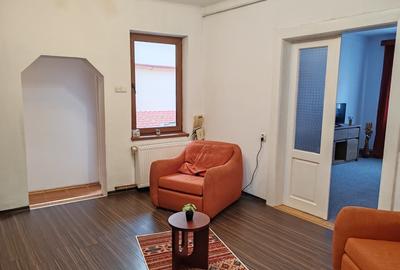 Casa 4 camere libera la vanzare zona Schei - 1