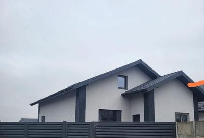 Casă individuală cu 3 camere în Est
