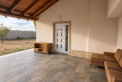 Casa renovata anul trecut  cu 1100 mp de teren in localitatea Les - 4
