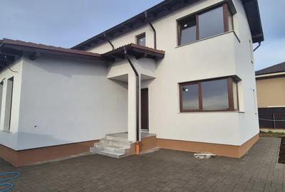 Casă individuală modernă în Dezmir, zonă exclusiv de case noi - 10