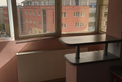 Apartament spatios cu trei camere - 8