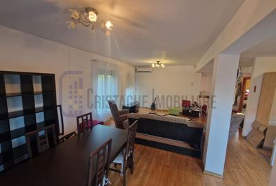Casă individuală cu 5 camere în Central