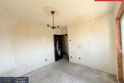 EXCLUSIVITATE | 3 Camere Micro 17 (Oltului/Școala 5), Bloc 1984 - 13