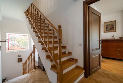 Casă individuală, elegantă, discretă, lumină naturală și confort autentic - 38