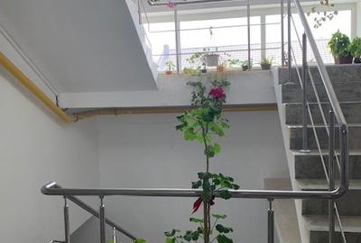 Apartament 2 camere Miroslava, 100 ml de statia de autobuz, str C-tin Langa 40 - 27