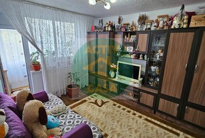 DEVÂNZARE Apartament cu 3camere decomandate - 7
