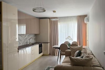Apartament cu 3 camere, mobilat în Est