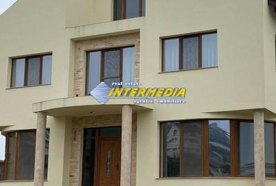 Casă individuală cu 6 camere în Cetate