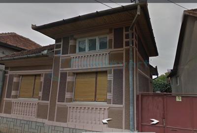 Casă individuală cu 5 camere în Vașcău