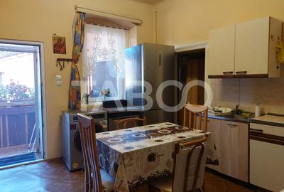 Apartament cu 3 camere decomandat, mobilat în Cisnădie