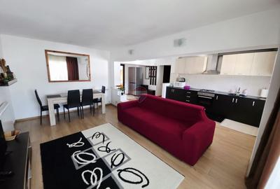 Apartament cu 3 camere decomandat, mobilat în Central