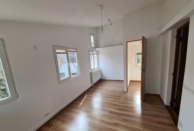 Vila cocheta cu 4 camere, parcare si curte - Baneasa - 5