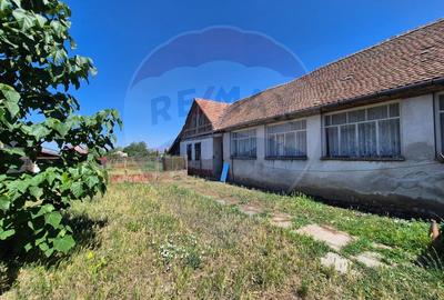 Casă / Vilă cu 3 camere de vânzare în zona Central - 2