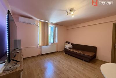 Apartament cu 2 camere semidecomandat, mobilat în Complex Studențesc