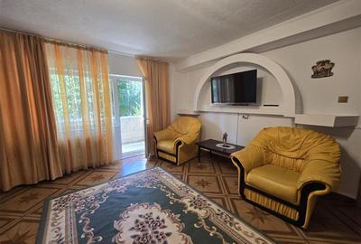 Apartament cu 3 camere decomandat, mobilat în Noua
