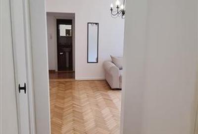 Apartament 2 camere et.1 pe B-dul Revolutiei, zona Banca ING Podgoria - 5
