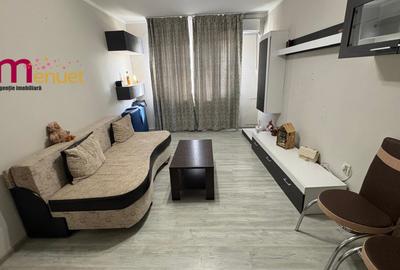 Apartament cu 3 camere decomandat în Piața Nouă
