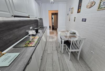 Apartament cu 2 camere decomandat, mobilat în Central