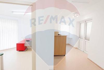 Spațiu comercial pentru clinică / laborator / cabinet medical - 3