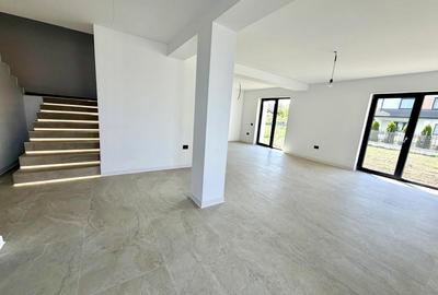Duplex cu 4 camere în Cetate