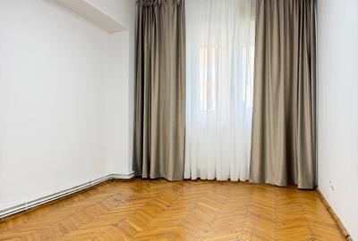 Vanzare 3 camere zona Nicolina - Pizza Nico - 2 bai - 2 balcoane - 1