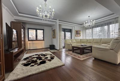 Apartament spatios cu vedere la parc, prima linie - 4