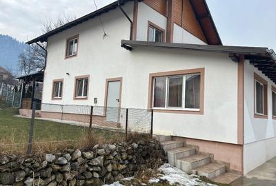 Casă de vânzare mai multe detalii la nr 0756709977 - 1