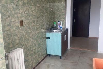 Apartament 2 camere decomandate zona KM 4-5 - 4