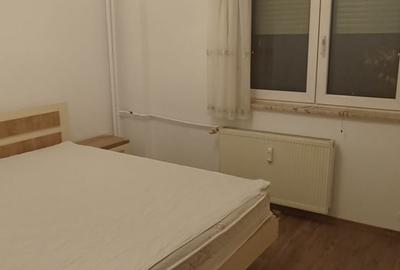 Apartament cu 4 camere semidecomandat, mobilat în Ștefan cel Mare