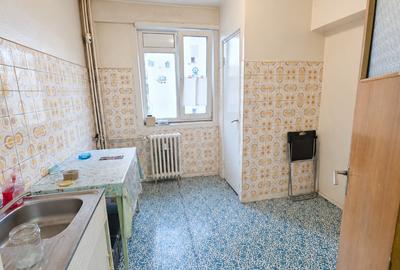 Apartament cu 3 camere decomandat în Titan