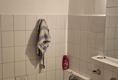 Apartament 2 camere decomandat, zona Scoala 10 etajul 8/8. - 2
