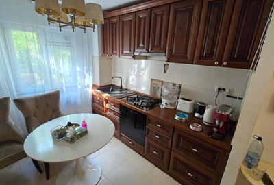 Vanzare apartament 3 camere decomandat, centrala termica, 7 minute metrou Titan - 9
