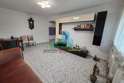 Apartament cu 3 camere decomandat în Ultracentral