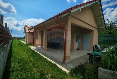 Casă individuală cu 2 camere în Periferie