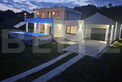 Casă individuală cu 5 camere în Luncoiu de Sus
