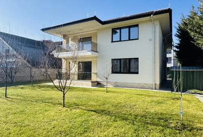 Casă individuală cu 8 camere în Drumul Taberei