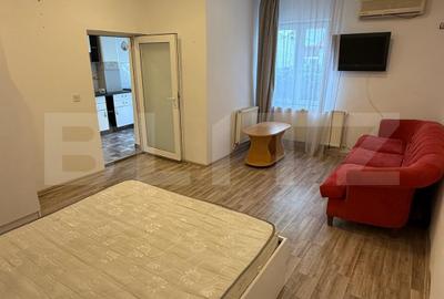 Garsonieră decomandată, mobilată în Ultracentral